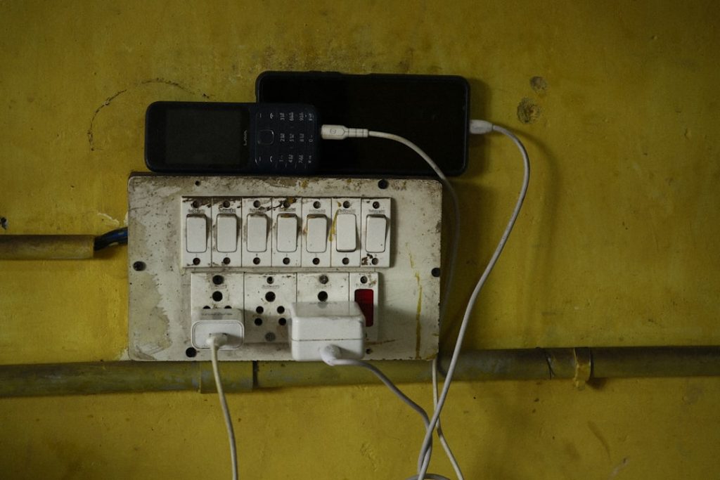 Photo electrician trade school